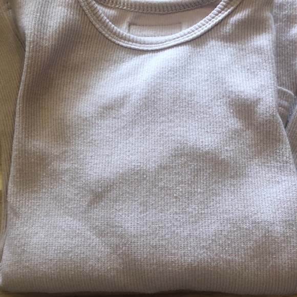 Lil leggs pajama set size 6T - Picture 2 of 3